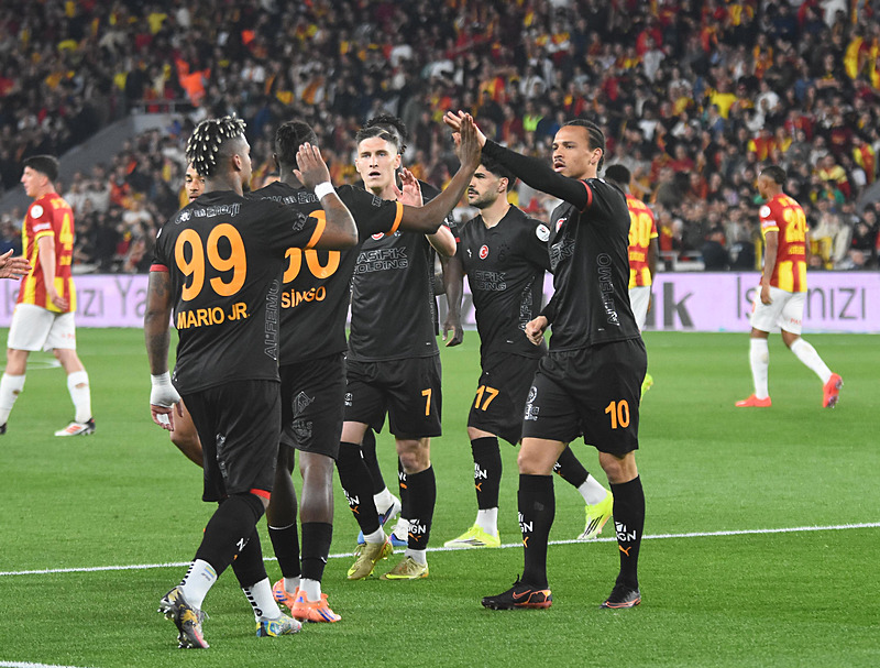 Aslan İzmir'den sağlam çıktı! Göztepe - Galatasaray: 1-3-5