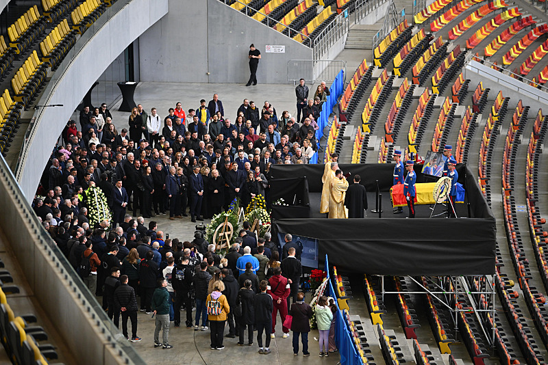 Mircea Lucescu'ya son görev! Gözyaşlarıyla uğurlandı-1