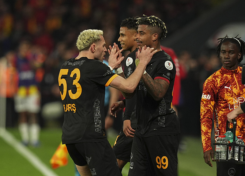 Aslan İzmir'den sağlam çıktı! Göztepe - Galatasaray: 1-3-1