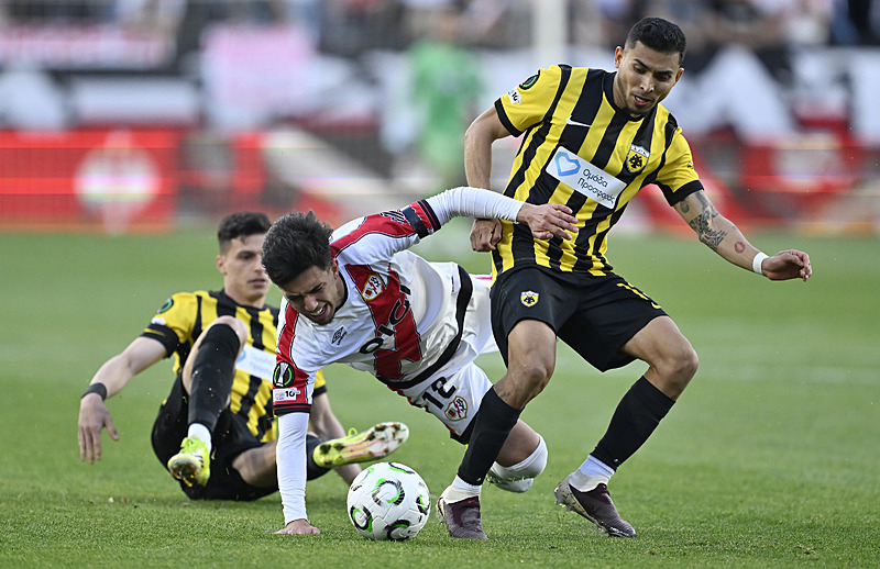 Rayo Vallecano AEK'yı Konferans Ligi'nde 3-0 ile dağıttı!-3