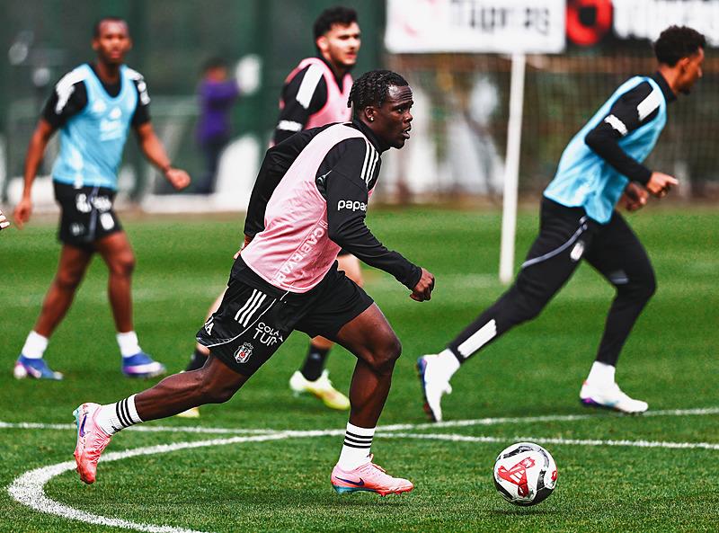 Beşiktaş Antalyaspor'u ağırlıyor! Sergen Yalçın'dan farklı 11-4