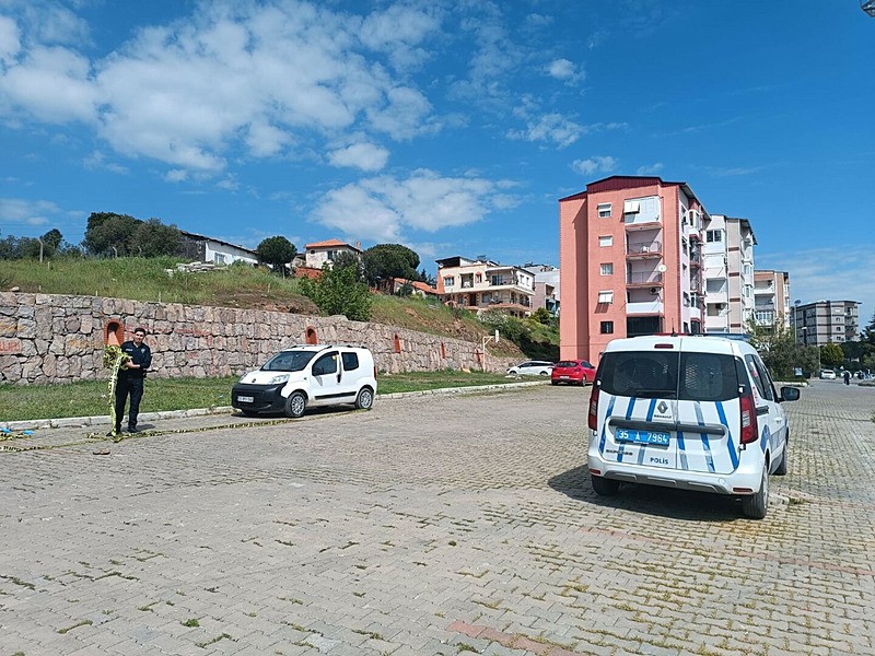 İzmir'de dehşet: Yanındaki kadını vurup intihara kalkıştı-3