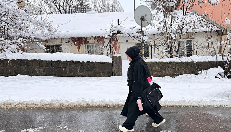İki mevsim bir arada: Yağışlı hava geri dönüyor! Meteoroloji'den toz, kar ve zirai don alarmı-10