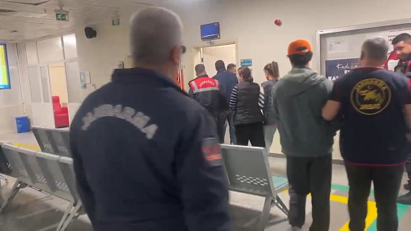 Tuncay Sonel'in "Oğlum liseliydi Gülistan Doku'yu tanımaz" savunması yaş sınırına takıldı-1