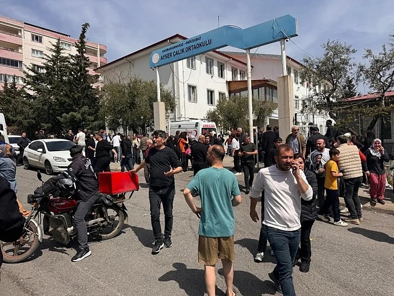 baskan-erdogandan-kahramanmarastaki-okul-saldirisi-sonrasi-aciklama-olay-tum-boyutuyla-aydinlatilacak-1776270074670.jpeg Başkan Erdoğan'dan Kahramanmaraş'taki okul saldırısı sonrası açıklama: Olay tüm boyutuyla aydınlatılacak-3