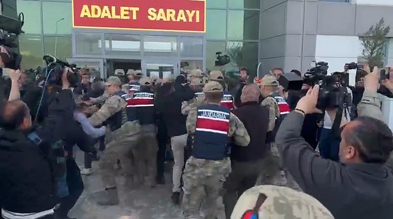Gülistan Doku soruşturmasında eski Vali Tuncay Sonel'in oğlu tutuklandı | "Katil" sloganlarıyla linç girişimi-4