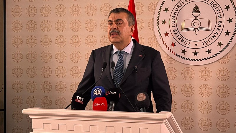Milli Eğitim Bakanı Yusuf Tekin Şanlıurfa ve Kahramanmaraş'ta yaşanan okul saldırıları sonucu alınacak önlemler hakkında Milli Eğitim Bakanlığı'nda açıklamalarda bulundu (Fotoğraf DHA'dan alınmıştır)