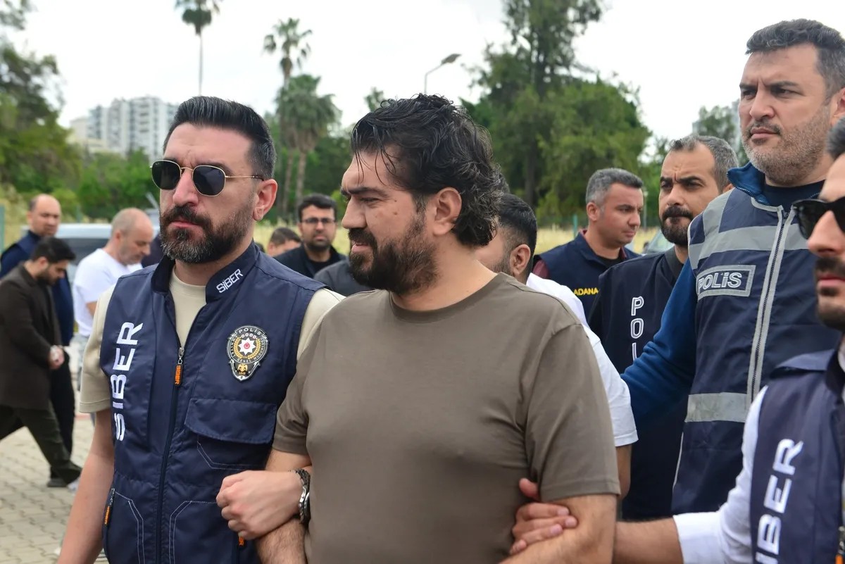 panel-sorusturmasinda-wolf-detayi-kara-para-agi-pos-kripto-ve-kuyumcu-hattinda-aklanmis-1779279244452.jpeg Adana merkezli panel soruşturmasında 100 milyarlık kara para ağı: WOLF kod adlı lider ve PEP sistemi deşifre oldu-13