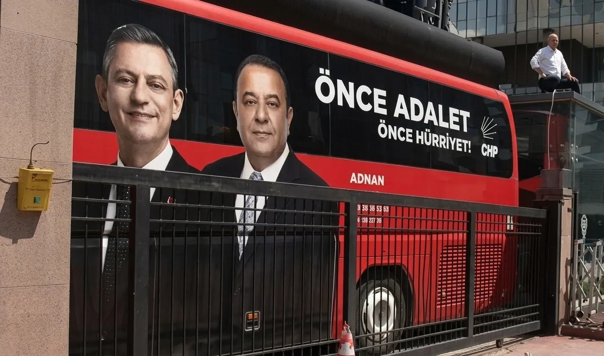 chpde-once-arinma-sonra-kurultay-kilicdaroglu-faturayi-ozele-kesti-ihrac-edilecek-ilk-ismi-acikladi-adnan-beke-1779873006602.jpeg CHP'de önce arınma sonra kurultay! Kılıçdaroğlu faturayı Özel'e kesti... İhraç edilecek ilk ismi açıkladı: Adnan Beker'in orada ne işi var-5