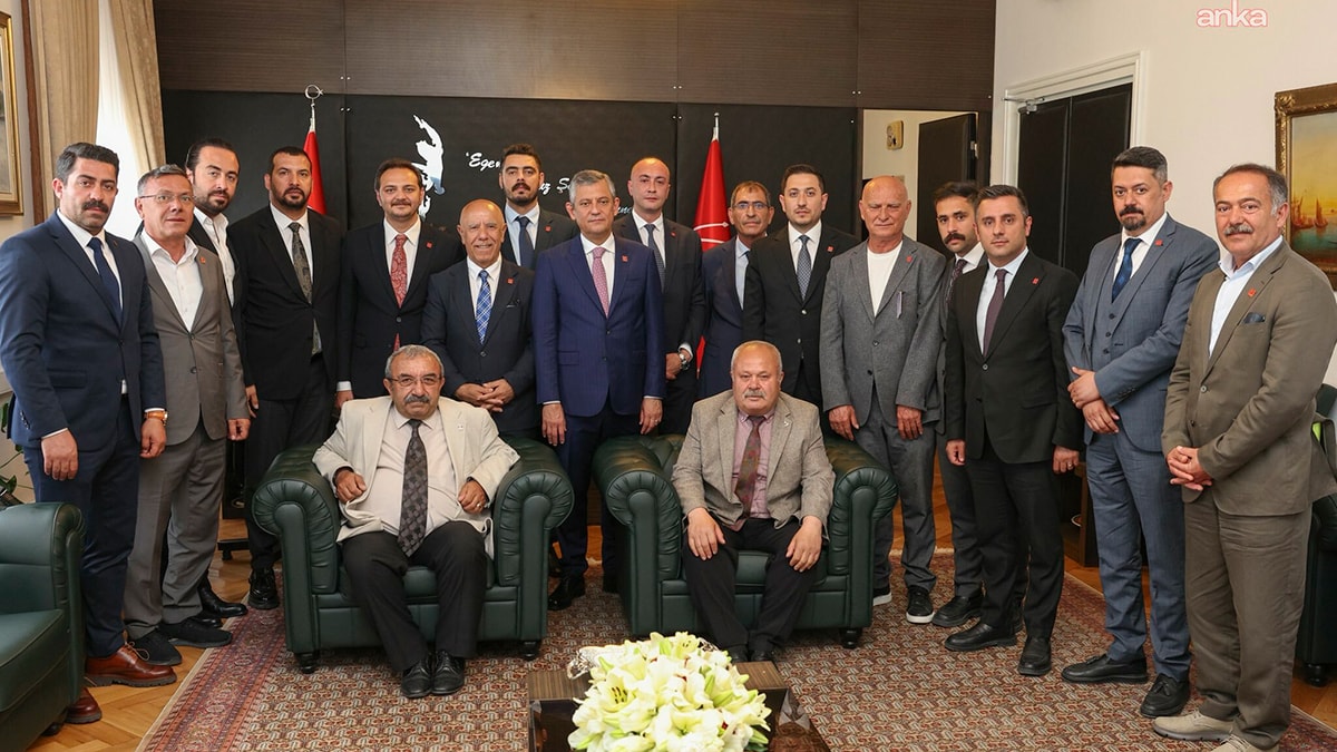 TAKVİM açıklıyor... CHP'de 3 aşamalı bölünme planı! Öncelik yeni parti stepne İYİ Parti | "Hemen gidelim"ciler ve ayrışmanın "SÖZCÜ"leri-6
