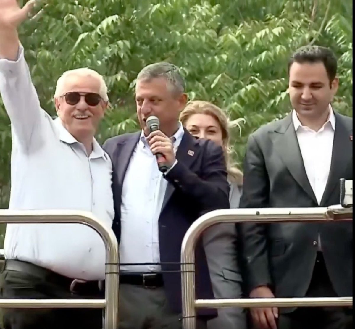 1780757613536.jpeg Özgür Özel’in konuğu çek dosyasından çıktı: Dokunulmazlığı kaldırılmış-5