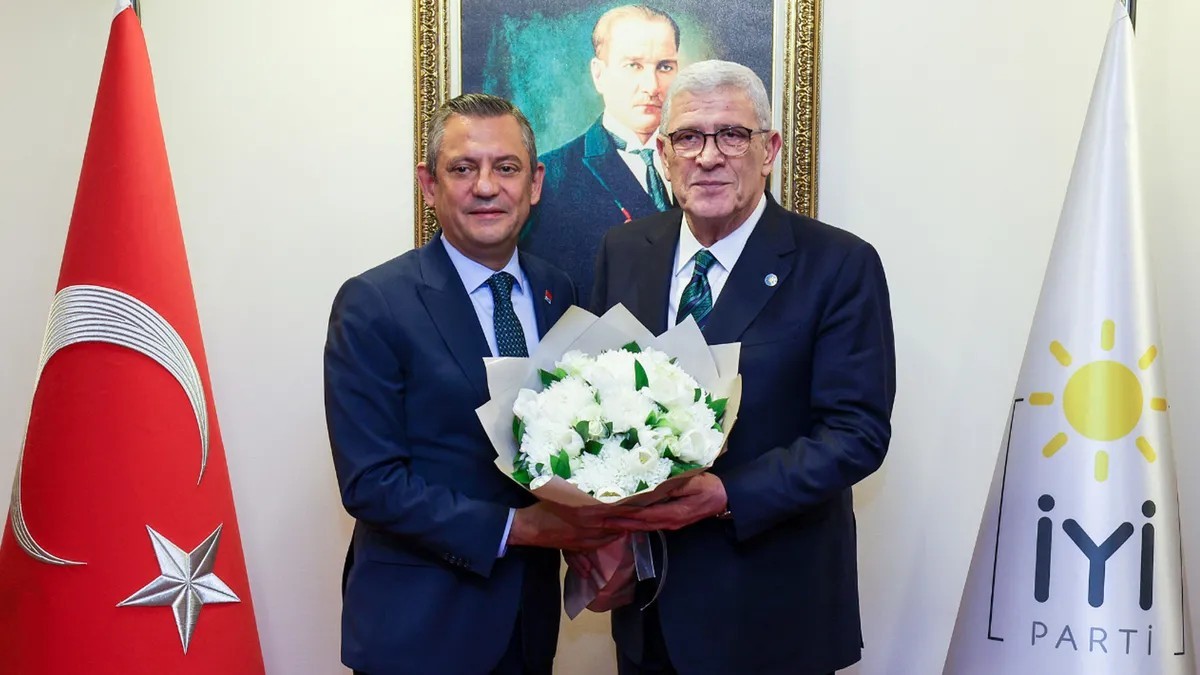 once-dsp-sonra-genc-parti-ozgur-ozel-belde-hezimeti-sonrasi-kapi-kapi-geziyor-iyi-parti-gel-gel-yapiyor-1780989026721.jpeg Önce DSP sonra Genç Parti! Özgür Özel belde hezimeti sonrası kapı kapı geziyor: İYİ Parti "gel gel" yapıyor-5