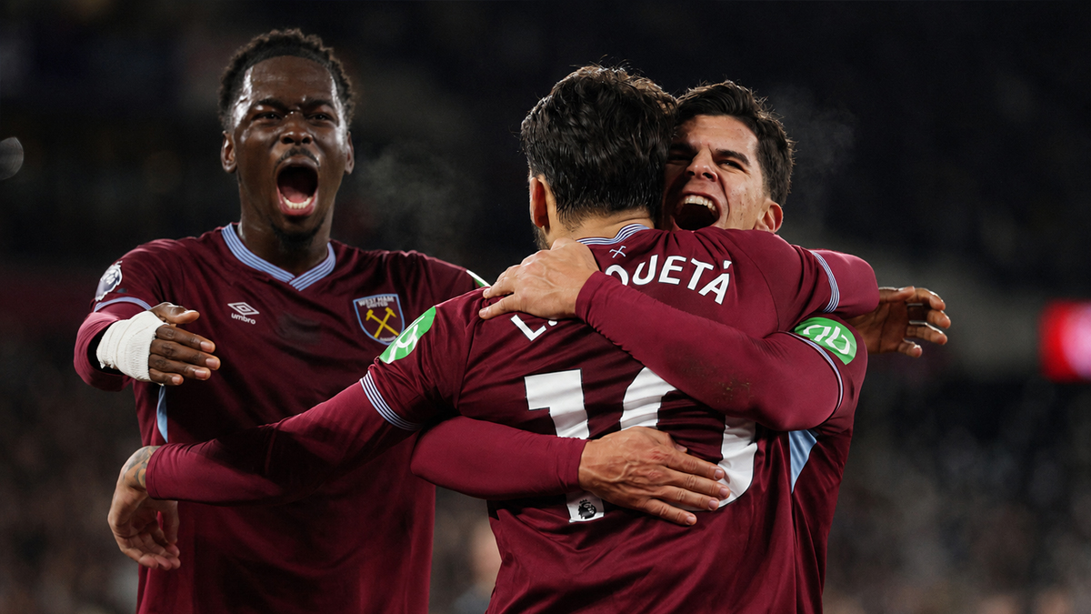 Soungoutou Magassa West Ham United'da forma giyiyor