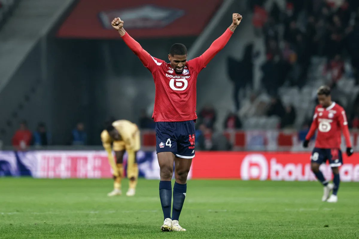 Alexsandro Lille'de forma giyiyor