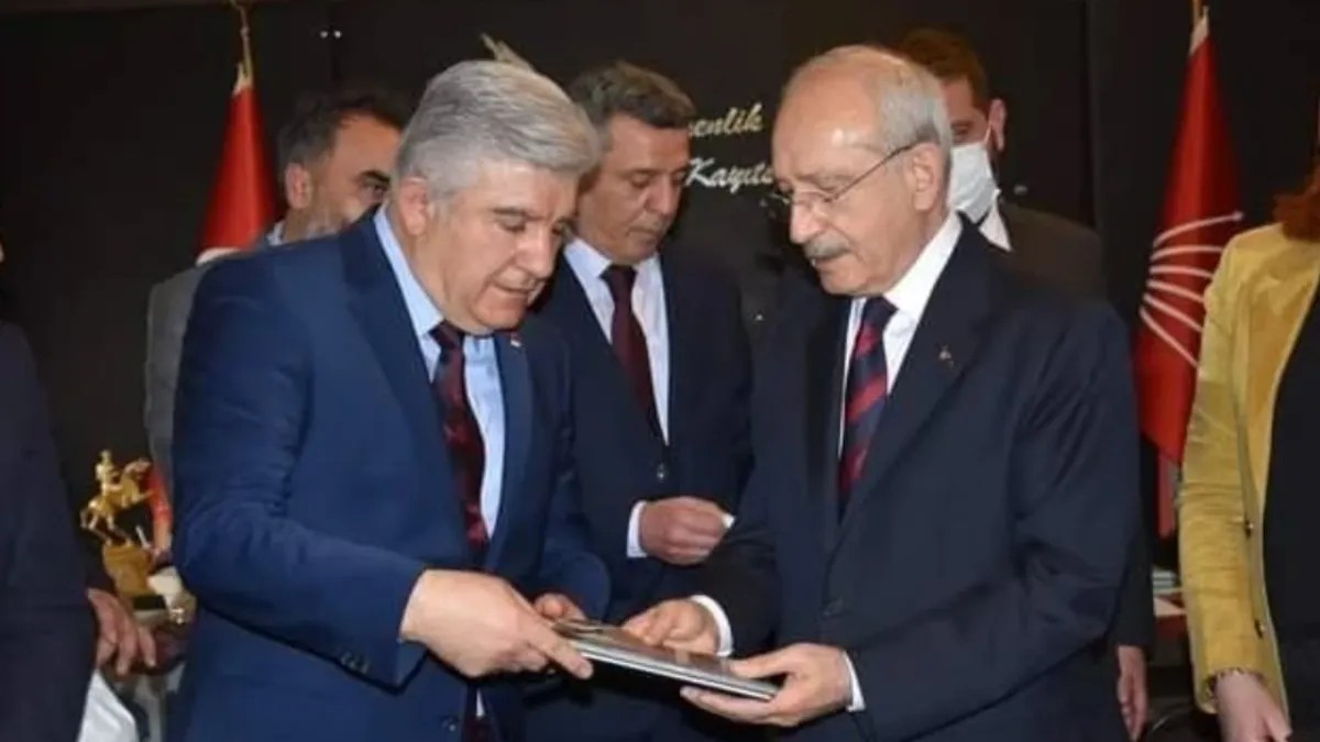 chpde-3-il-baskanliginda-arinma-kilicdaroglu-pavyonculara-gule-gule-diyecek-istanbulda-gursel-tekinle-devam-1781514222620.jpeg CHP'de 3 il başkanlığında arınma! Kılıçdaroğlu pavyonculara "güle güle" diyecek | İstanbul'da Gürsel Tekin'le devam-5