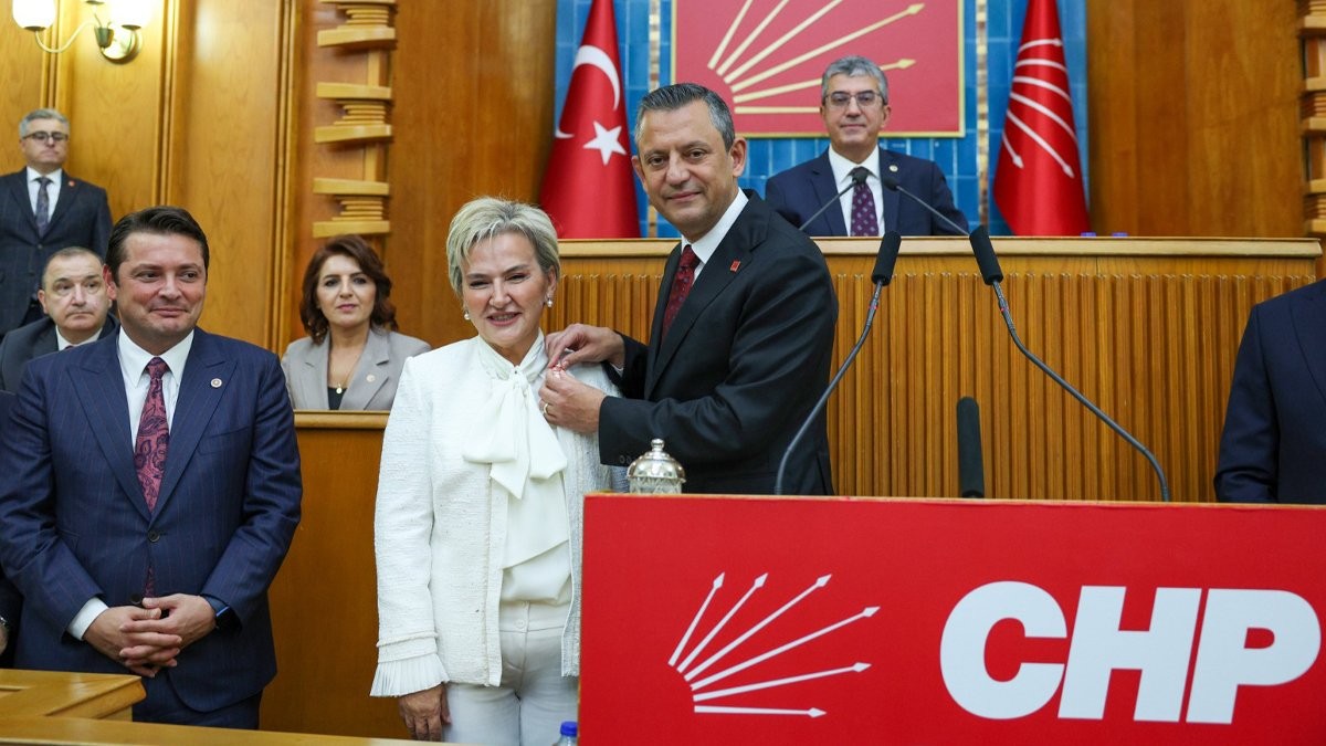 chpde-sen-kovamazsin-ben-giderim-istifasi-nimet-ozdemir-birakti-1781704849169.jpeg CHP’de ‘sen kovamazsın ben giderim’ istifası | Nimet Özdemir bıraktı-5