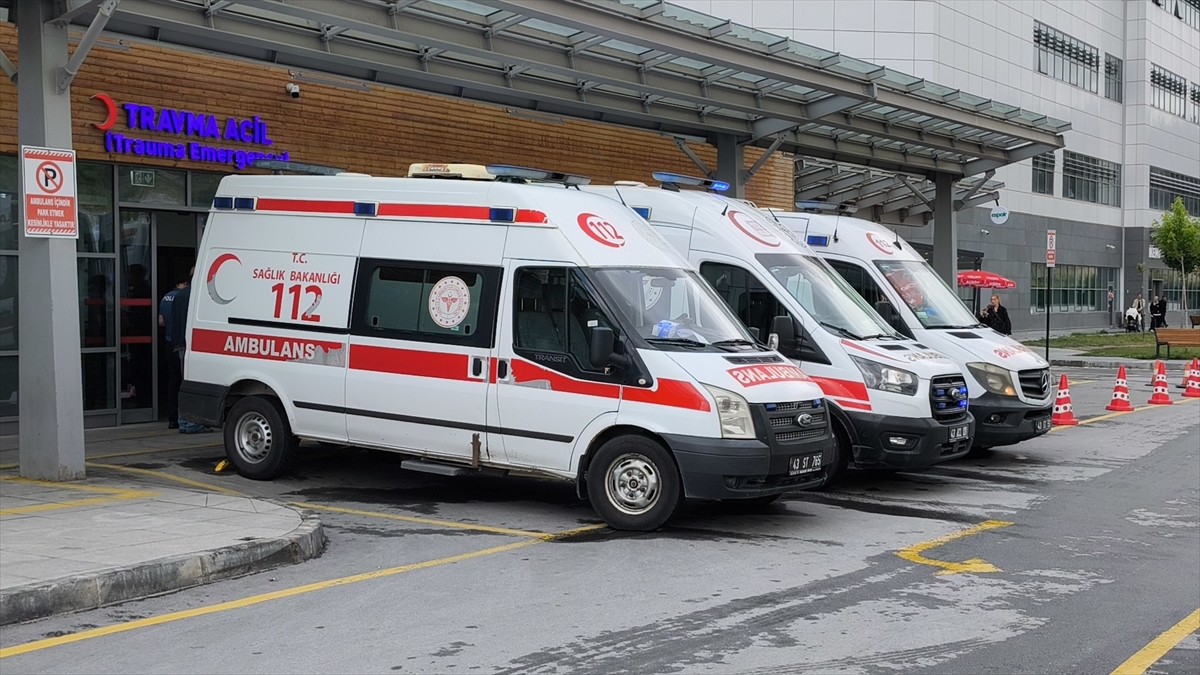 Kütahya'da inşaat iskelesi çöktü: 2 işçiden acı haber-3