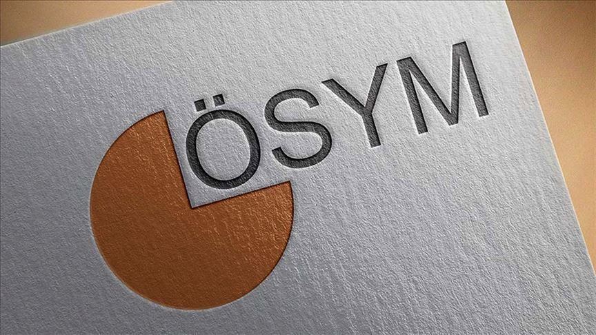 YKS'nin tüm oturumlarında kadın adayların sınava katılım oranı erkek adaylardan daha yüksek olurken, en yüksek katılım TYT'de, en düşük katılım ise YDT'de gerçekleşti. (Görsel: AA)