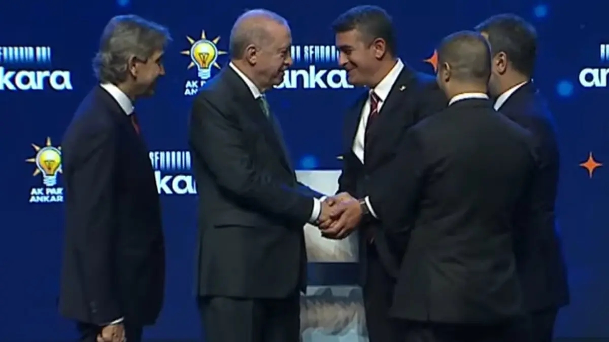 haymana-belediye-baskani-koc-chpden-istifa-etti-ak-partiye-katildi-1782130184843.jpg Haymana Belediye Başkanı Koç CHP'den istifa etti AK Parti'ye katıldı-3