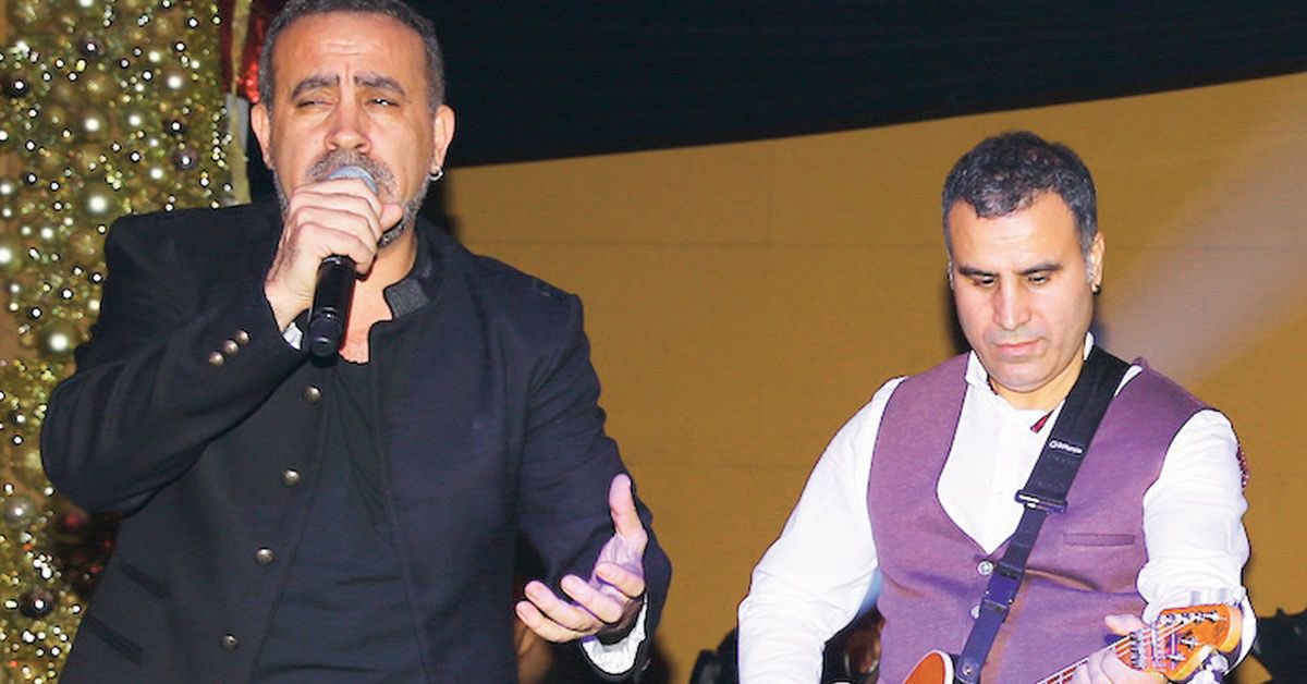 Sağ tarafta yer alan şahıs Berkant Acil