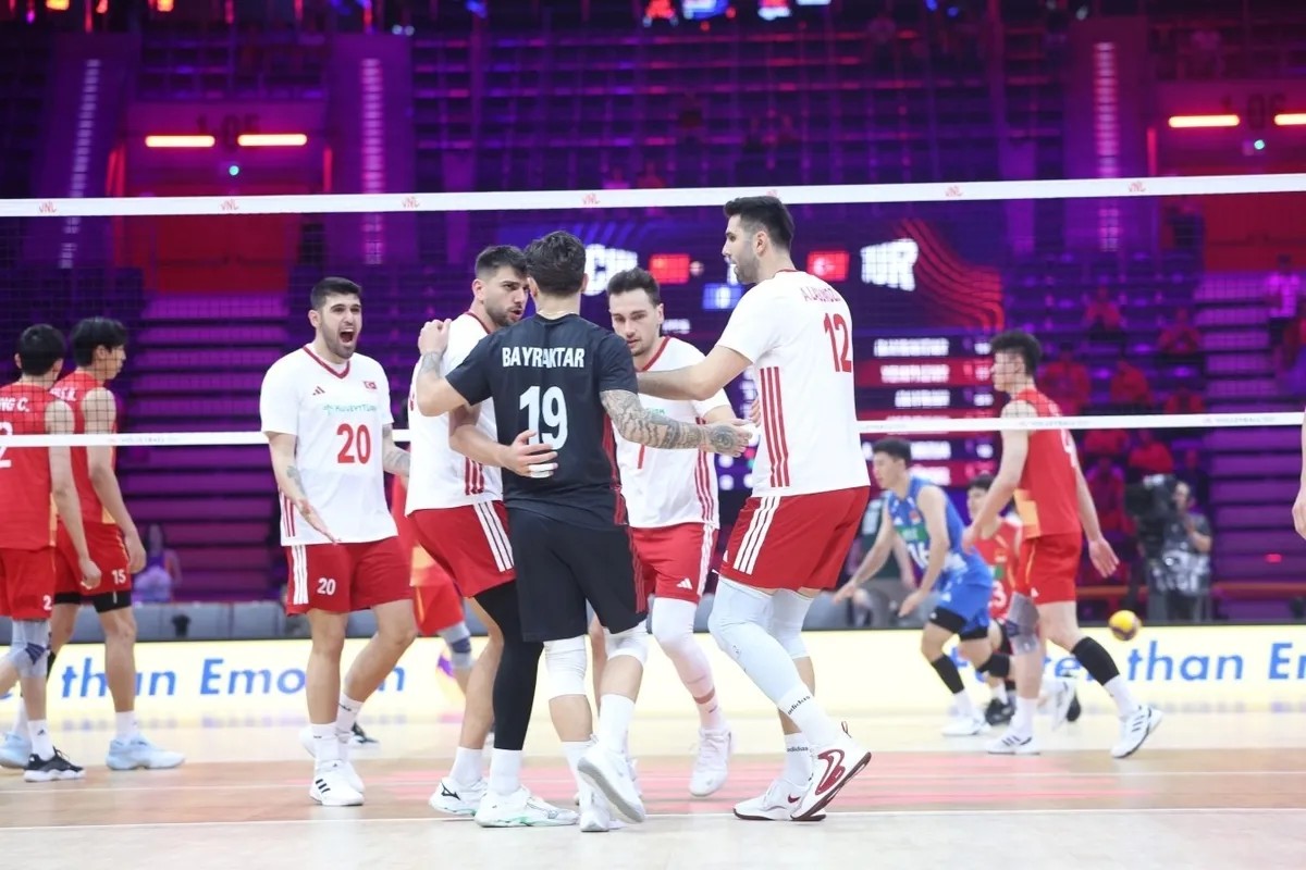 Filenin Efeleri 2-0'dan geri döndü tango yaptı. (Haberin fotoğrafları AA'dan alınmıştır.)