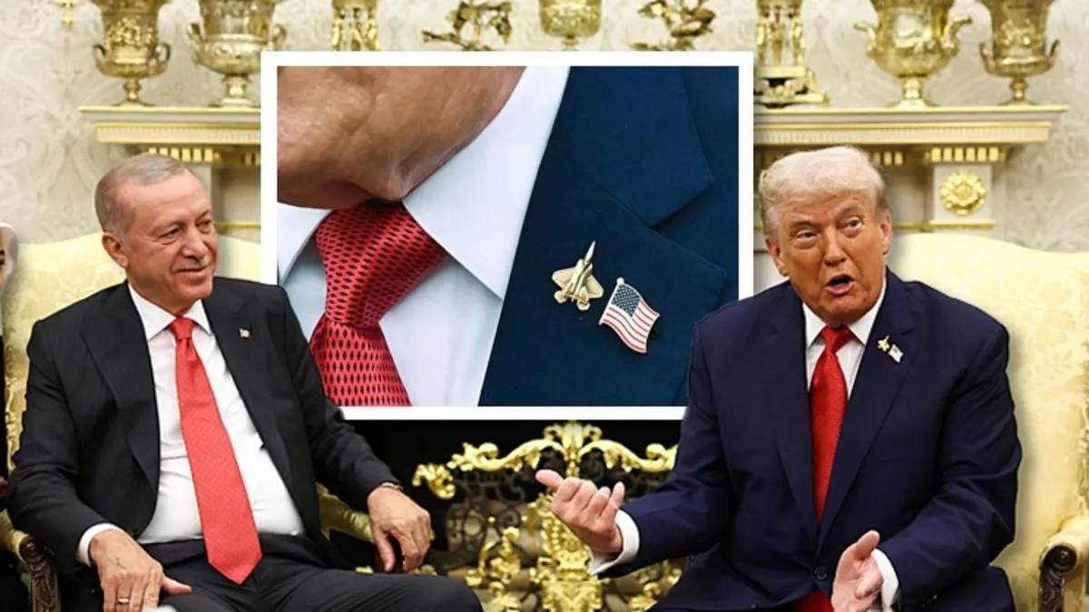 ABD Başkanı Donald Trump ve Başkan Recep Tayyip Erdoğan’ın Beyaz Saray’daki Oval Ofis’te Eylül 2025’teki görüşmesinde Trump’ın yakasındaki F-35 rozeti dikkat çekmişti. 