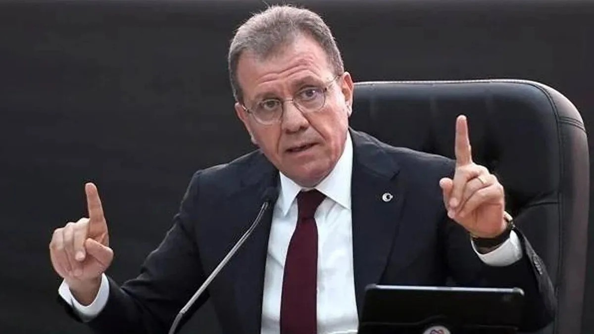 Mersin BB Başkanı Vahap Seçer Mansur Yavaş ve Ekrem İmamoğlu'na ʺRol çalmayınʺ diyerek yüklendi