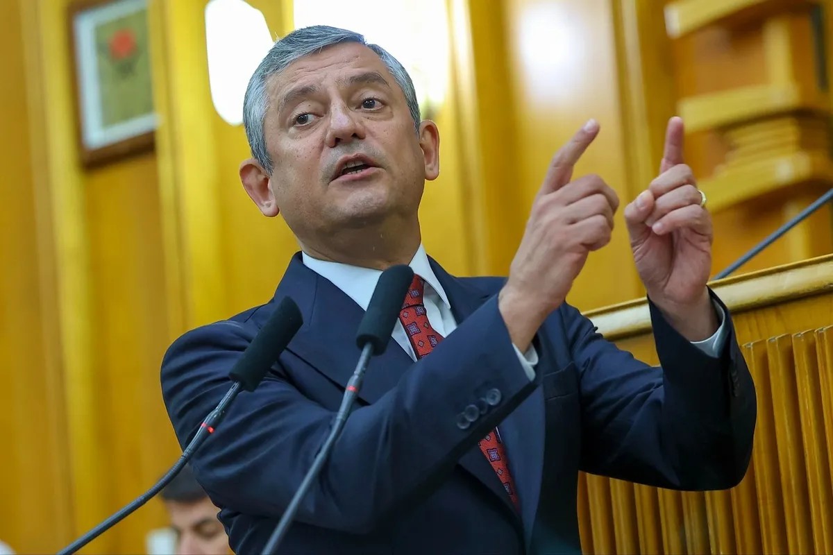 Özgür Özel Silivri ziyareti öncesi ʺEkrem İmamoğlu'nu bırakmam, Mansur Yavaş olmadan da yol yürümemʺ diyerek günah çıkardı