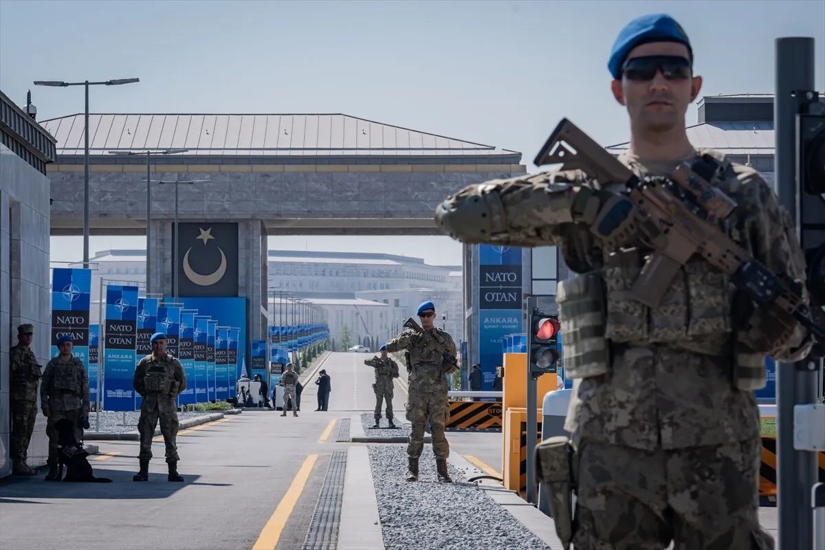 bestepe-acikladi-natonun-en-kritik-zirvesinde-program-belli-oldu-baskan-erdogan-ikili-gorusmeler-yapacak-1783240193584.jpeg Ankara NATO'nun en kritik zirvesine hazır! Program belli oldu: Başkan Erdoğan ikili görüşmeler yapacak-7
