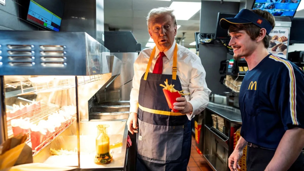 trumpin-turkiye-yolunda-fast-food-menusu-o-eksik-detay-dikkat-cekti-1783438127985.jpeg Trump'ın Türkiye yolundaki fast food menüsü: O eksik detay dikkat çekti-2