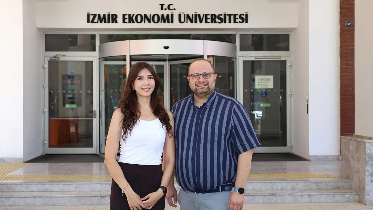 yuzde-100-basari-1783542117981.jpeg Elif Turan Manchester Üniversitesi'nden tam bursla doktora hakkı kazandı-3