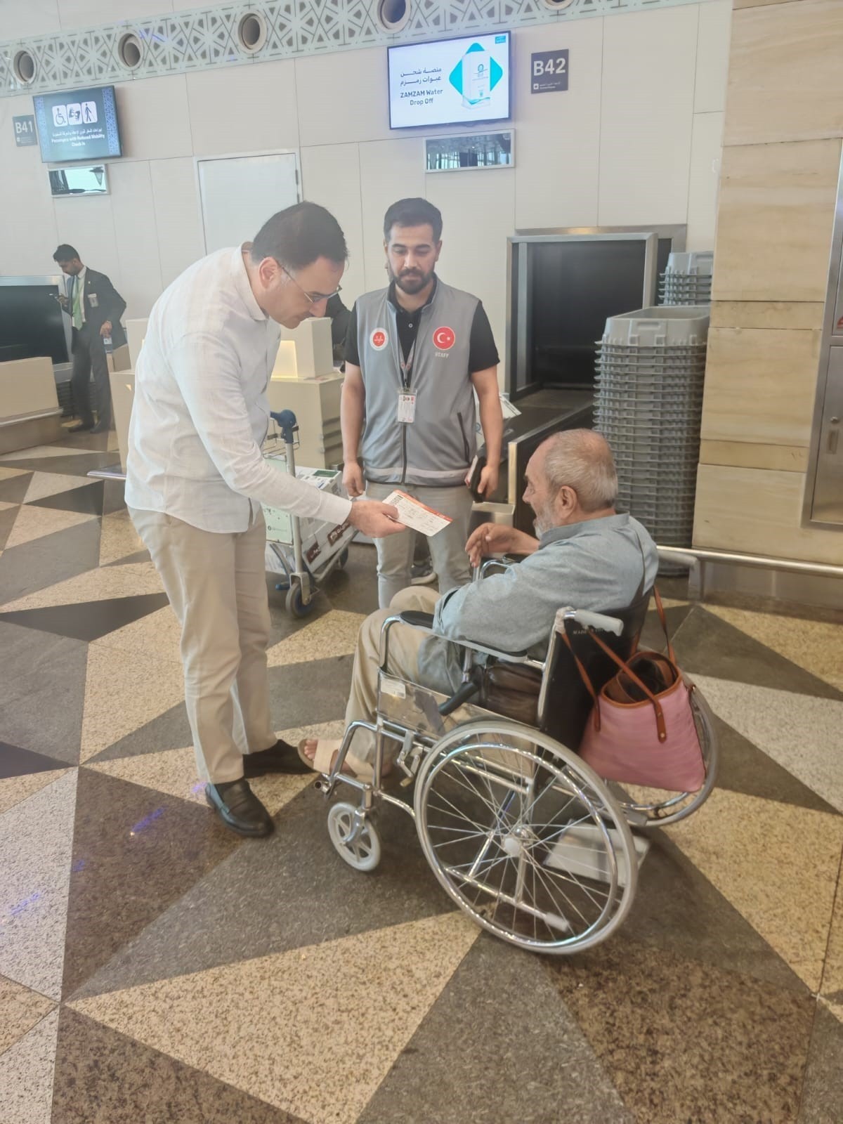 77 yaşındaki Ali Baybaş yurda dönüyor.