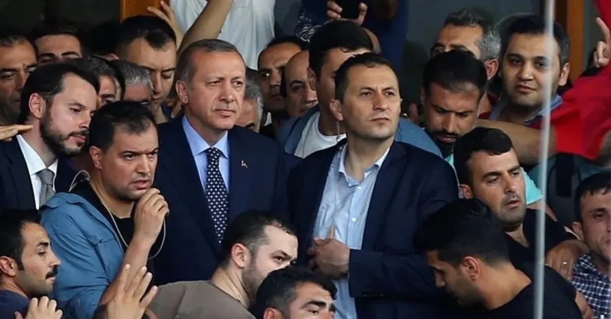 15-temmuzun-kritik-saatleri-berat-albayrak-marmariste-yasananlari-anlatti-1784039571096.jpeg 15 Temmuz’un kritik saatleri! Berat Albayrak Marmaris’te yaşananları anlattı-3