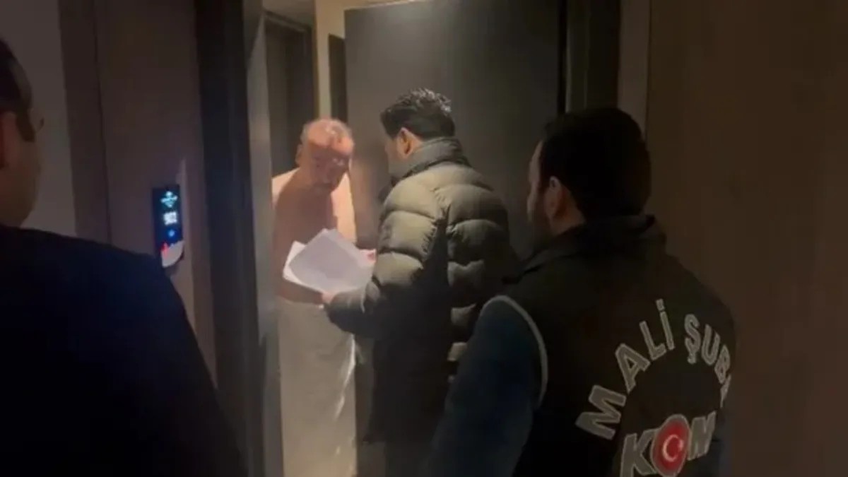 Özkan Yalım, Mart 2026 sonunda yürütülen bir rüşvet ve yolsuzluk soruşturması kapsamında Ankara'da bir otel odasında gözaltına alındı. (Fotoğraf Takvim Foto Arşivi’nden alınmıştır)