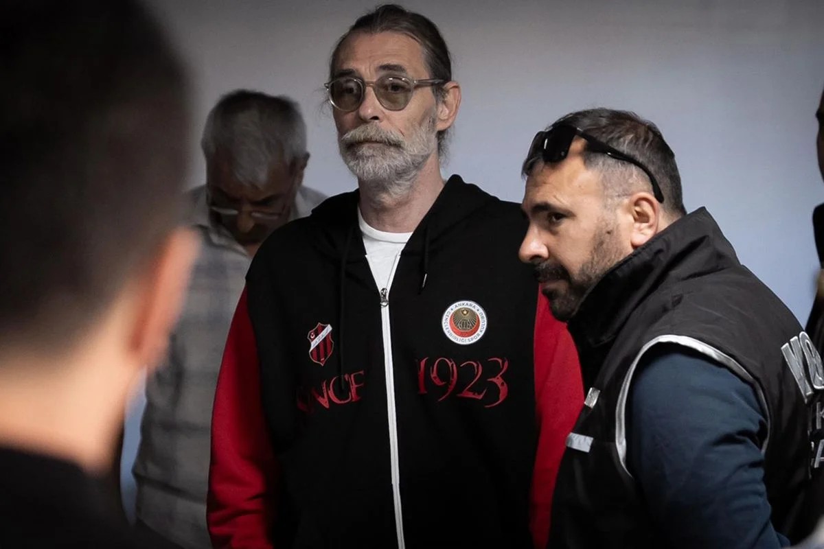 etimesgut-sorusturmada-rusvet-aginin-detaylari-ortaya-cikti-1785540195032.jpeg Barda kirli pazarlık: Etimesgut soruşturmasında rüşvet ağının detayları ortaya çıktı-3