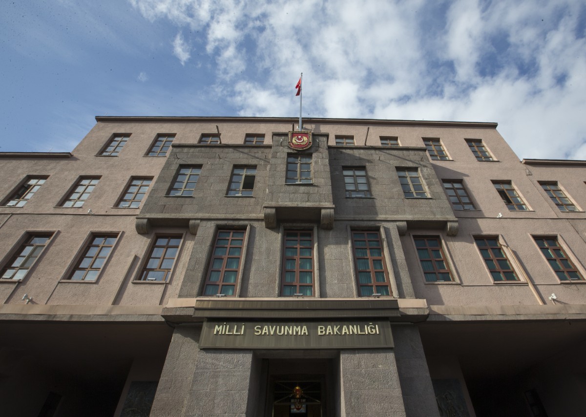 Öğrenciler mezuniyette teğmen rütbesiyle orduya katılıyor! | Görsel: AA