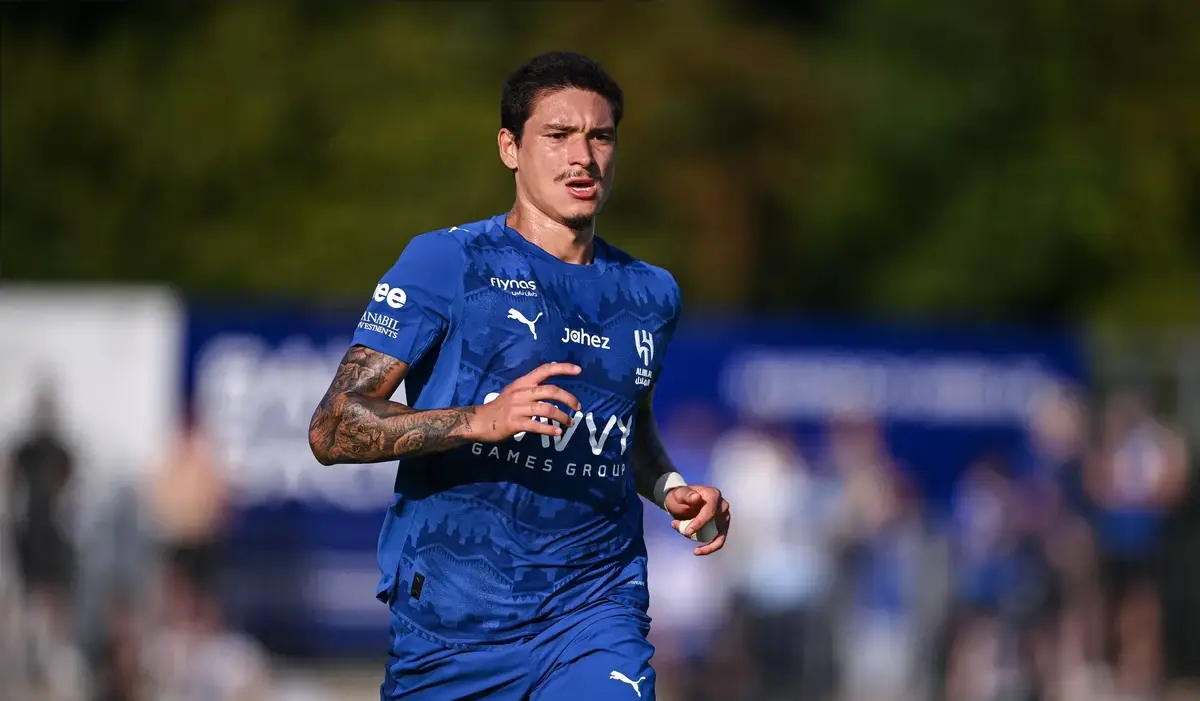 Darwin Nunez Al-Hilal forması giyiyor