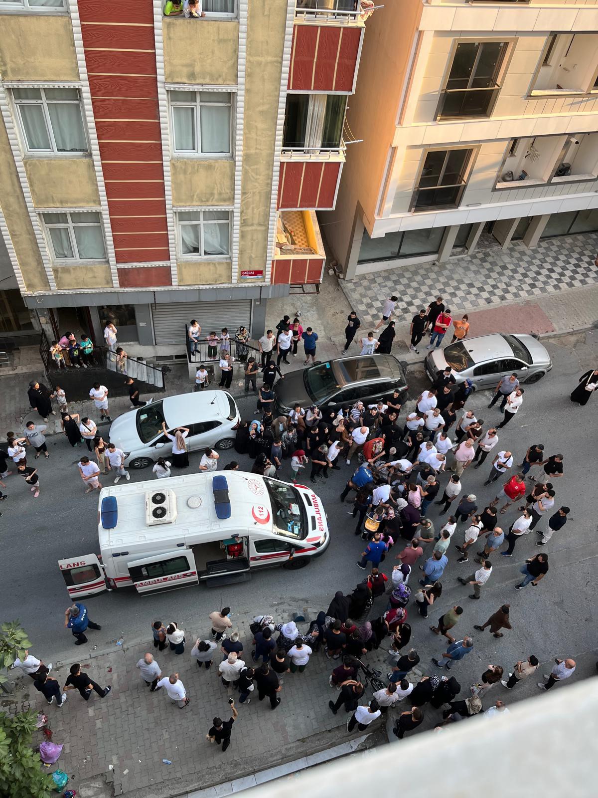 Sağlık ekiplerinin ilk müdahalesinin ardından ağır yaralı çocuk hastaneye kaldırıldı.