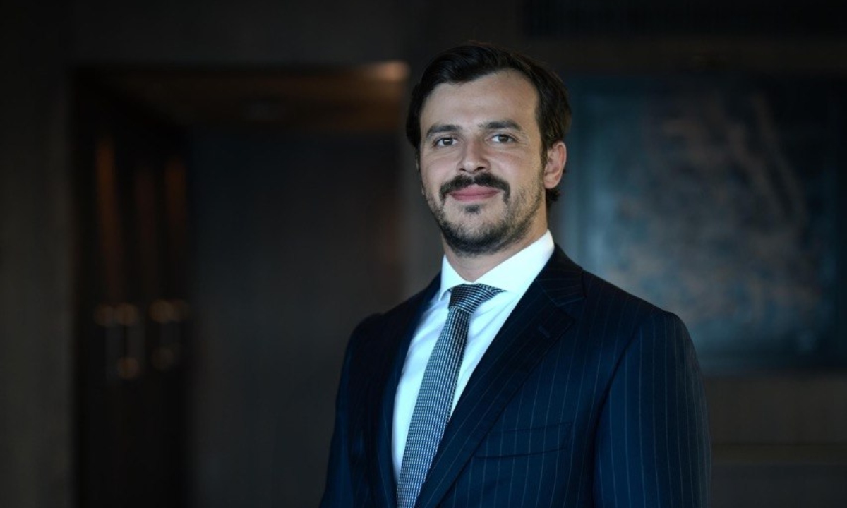 Proje tamamlandığında Abu Dabi ile Dubai arasındaki seyahat süresi yaklaşık 1,5 saatten 30 dakikaya düşecek.