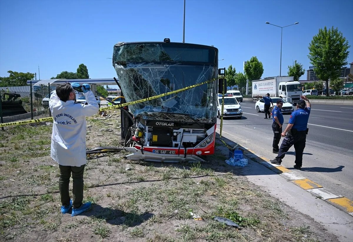 ankarada-ulasim-ucretleri-degisti-iste-egonun-yeni-tam-ogrenci-ve-abonman-fiyatlari-1786720306196.jpeg Ankara'da ulaşıma zam yapıldı: İşte EGO'nun yeni tam, öğrenci ve abonman fiyatları-2