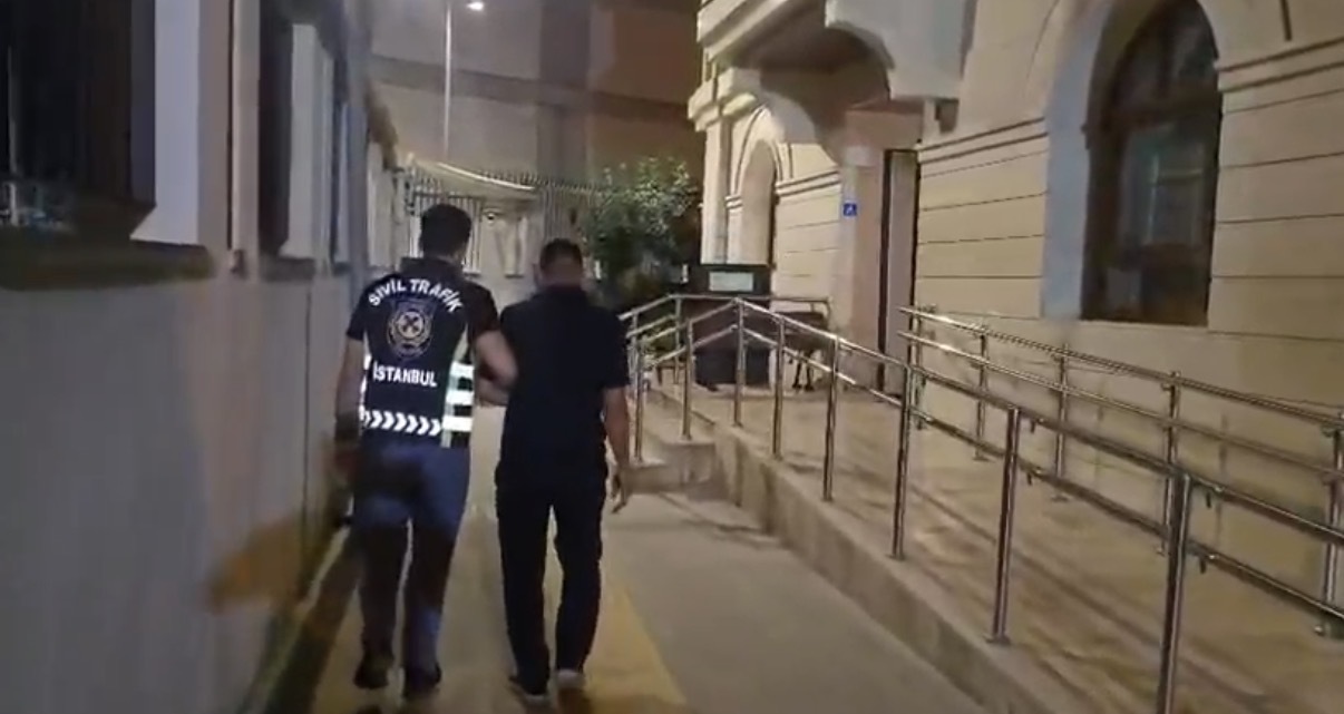 Sürücü polis ekipleri tarafından yakalandı. (Fotoğraflar: DHA)