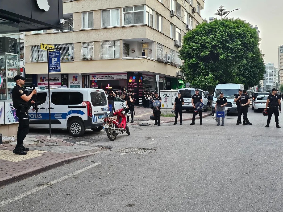 1787212514718.jpeg Kuytulcular operasyonunda 41 tonluk kaçak et skandalı yeniden gündemde: Yardım diye toplandı sucuk yapıldı-5