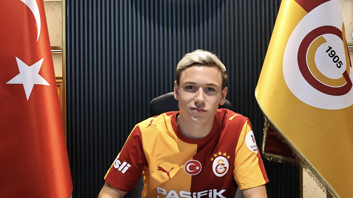 Aleksey Batrakov İstanbul'a geldi