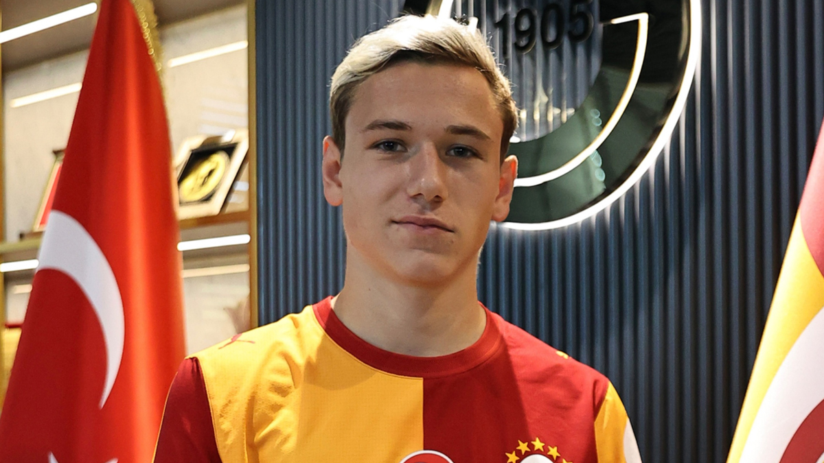 Aleksey Batrakov yıllık 3.25 milyon euro ödeyecek
