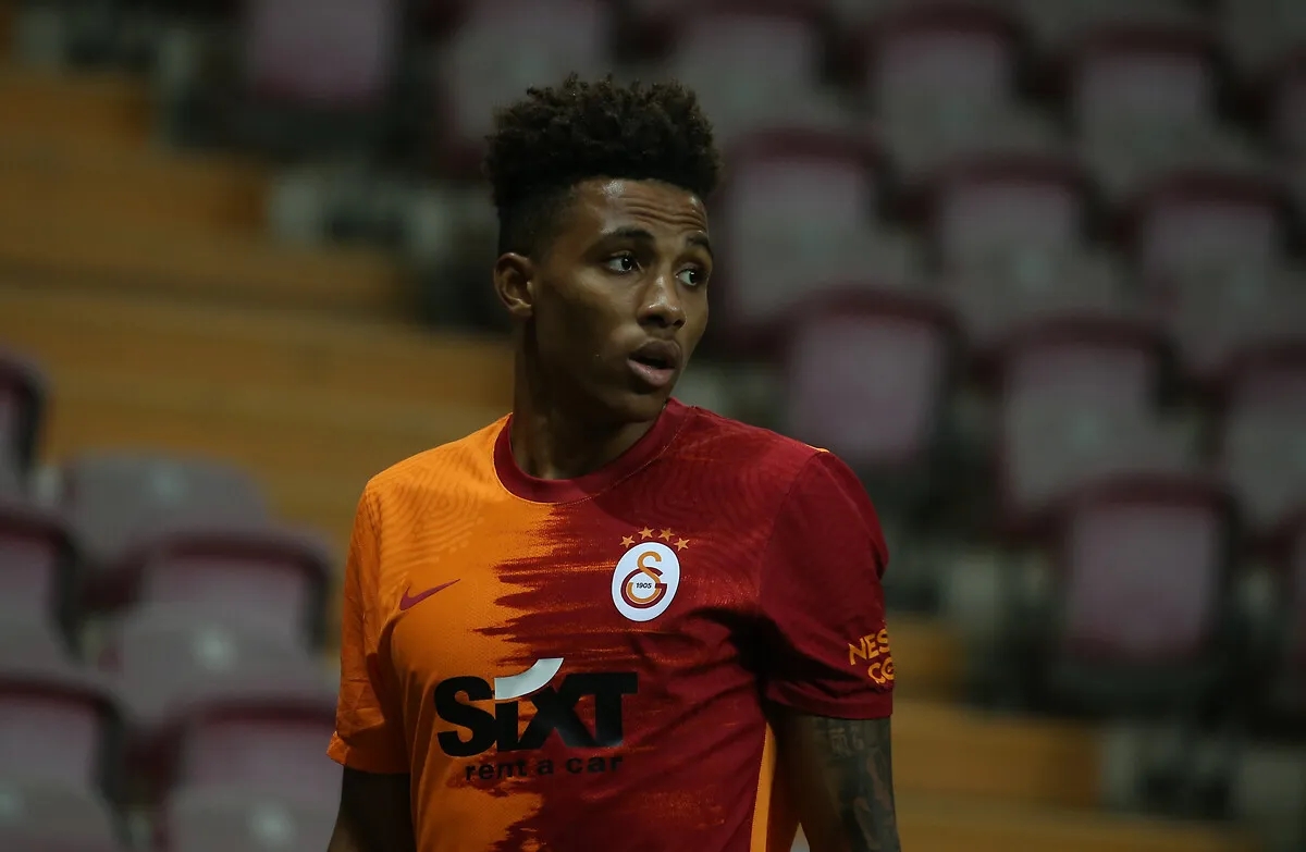 Gedson Fernandes Galatasaray'da forma giydi