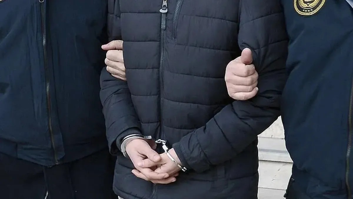 Ankara’daki operasyon kapsamında gözaltına alınan 82 şüpheliden 67’si cezaevine gönderildi. (Fotoğraflar: AA)