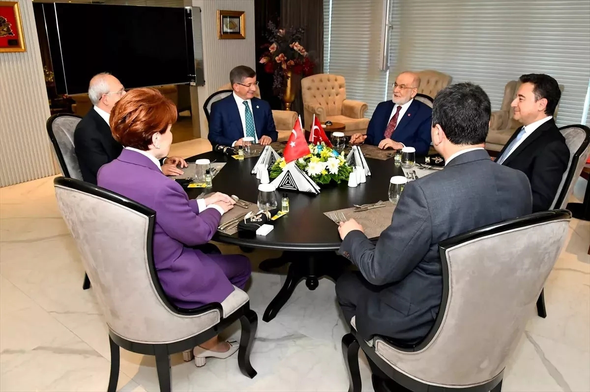 Kılıçdaroğlu, yüzde 51 cumhurbaşkanlığı şartı sebebiyle ittifakın kaçınılmaz hale geldiğini savundu.