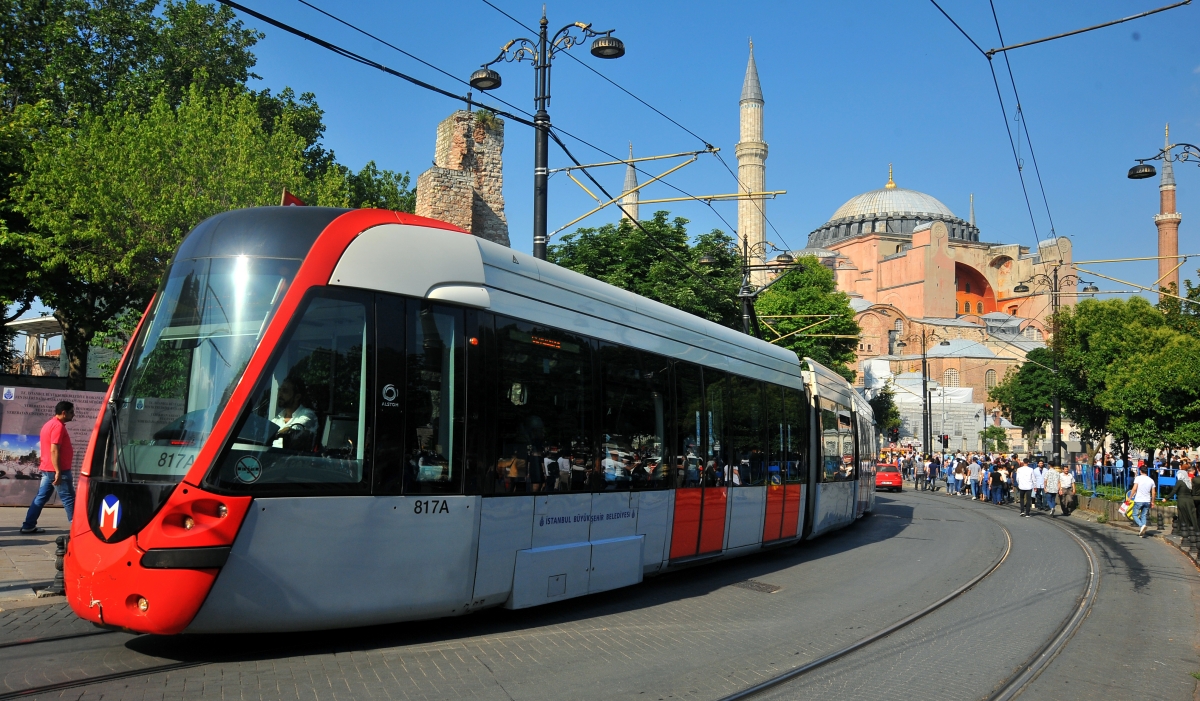 İstanbul’da metro ve tramvay hatlarında sabit ücretlendirme sisteminden vazgeçilerek metrobüslerdeki gibi mesafe bazlı ödeme modeline geçilmesi için çalışmalar hızlandırıldı.  (Haberin fotoğrafları Depo Photos'tan alınmıştır)