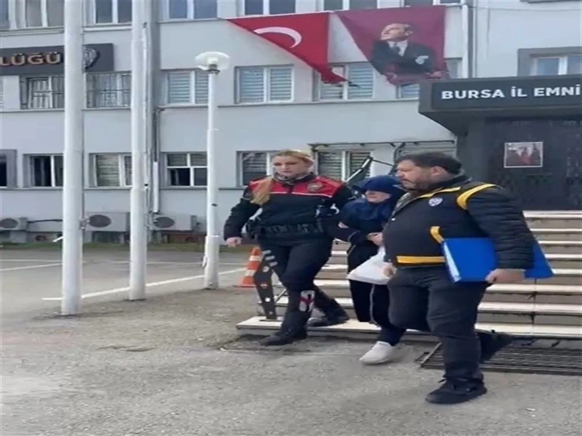 esini-15-parcaya-ayiran-kadin-hakkinda-karar-cikti-1790376213772.jpeg "Çok kolay oldu demişti": Eşini öldürüp 15 parçaya ayıran kadın hakkında karar çıktı-4
