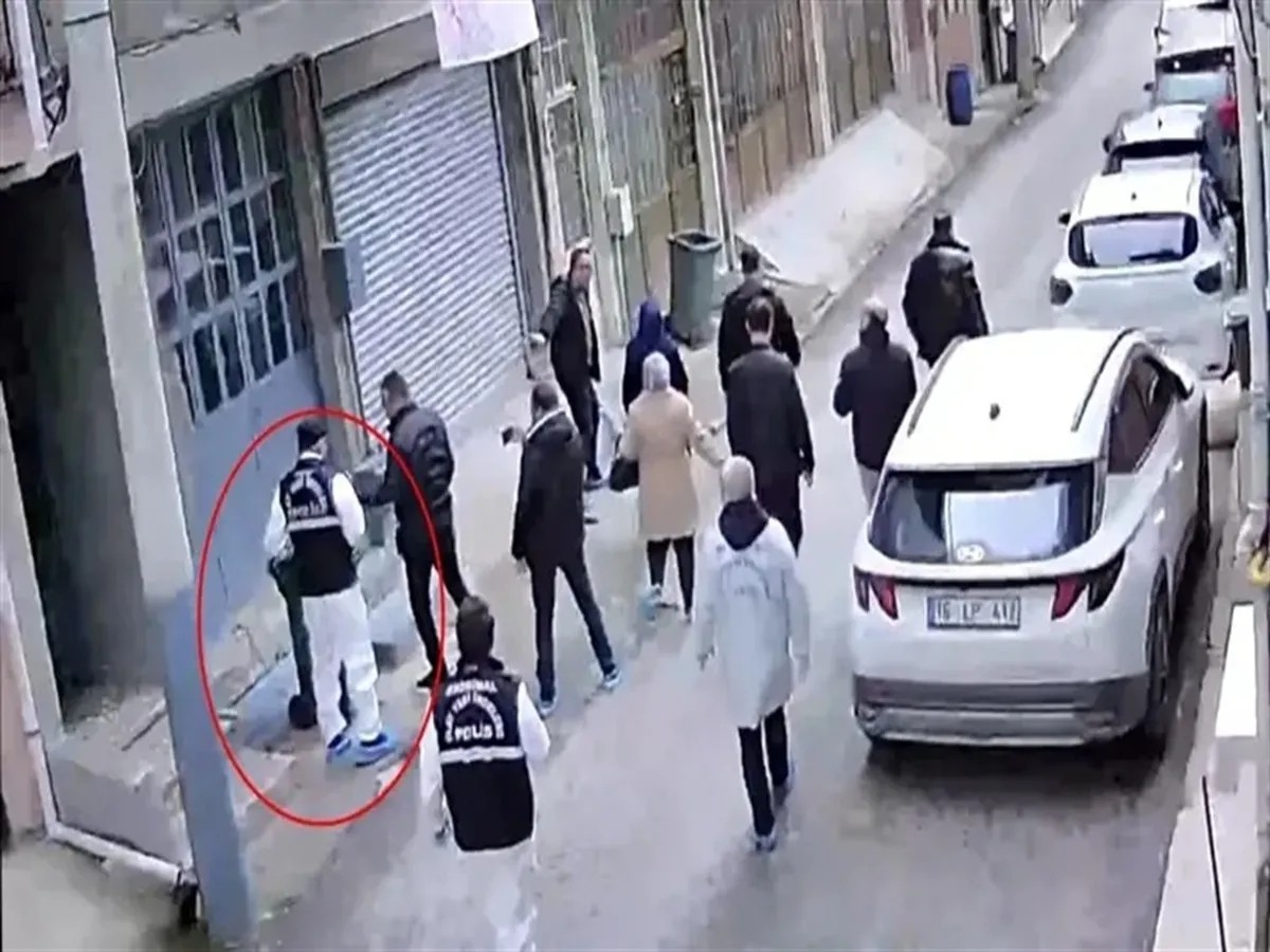 esini-15-parcaya-ayiran-kadin-hakkinda-karar-cikti-1790376281553.jpeg "Çok kolay oldu demişti": Eşini öldürüp 15 parçaya ayıran kadın hakkında karar çıktı-5